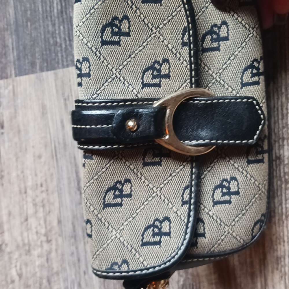 Dooney and bourke